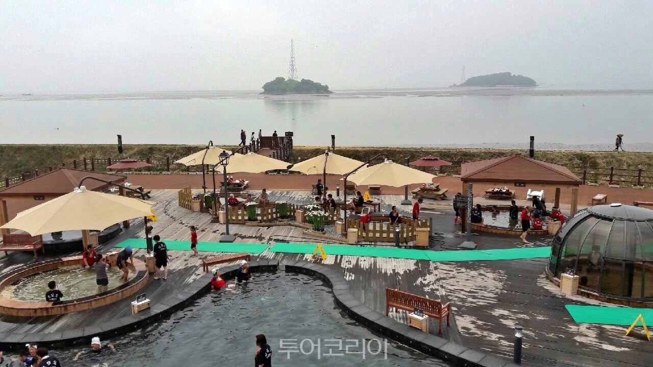 모인